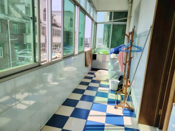 高安筠泉路鹏泰超市对面副食品公司