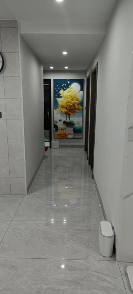 天宇名都,南北通透,带车位,对面就是学府公园,鹏泰超市,八中八小。…