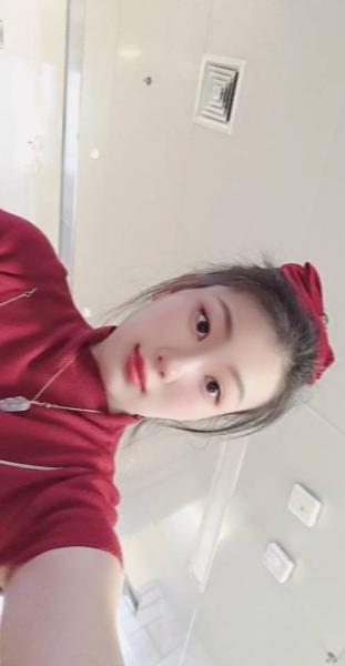 有销售经验,会点前台客服