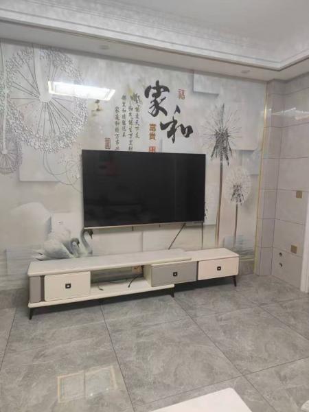 高安七小对面城北派出所旁边有3室2厅，2室2厅出租，家具家电齐全，拎包入住，停车方便…