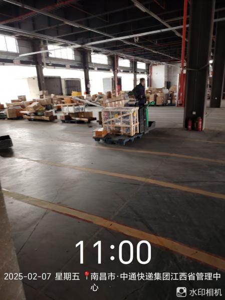 装卸工,7000-12000
叉车工;5000-8000
机叉:6000十
月休四天,包吃住,年终奖,新人…